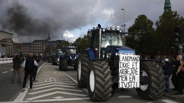 Landmænd samles ved Christiansborg