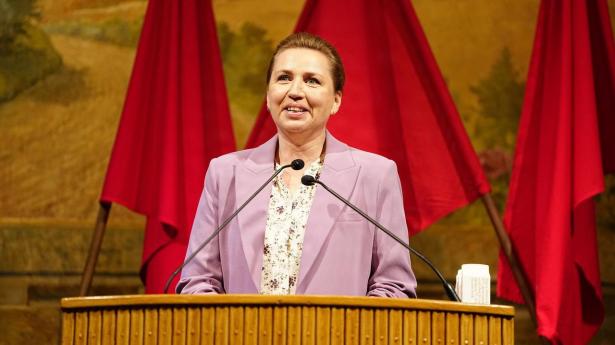 Mette F. åbner for “ambitiøst mål” for øget velstand