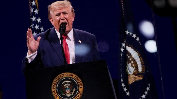 Trump på talerstolen ved USA-fejring: Ingen kan tage vores frihed