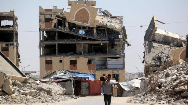 En dræbt i første israelske luftangreb mod Gaza i ni dage