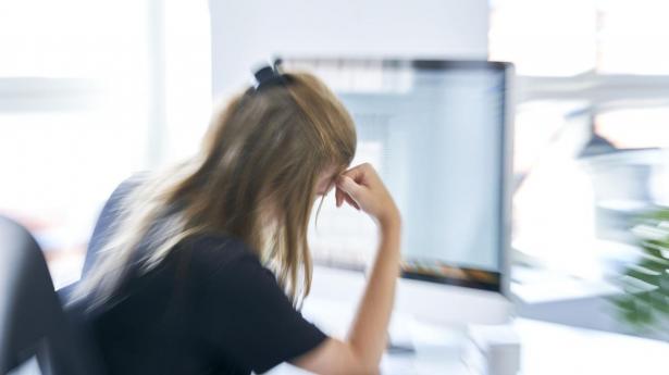 Stress bliver ofte fremstillet som et rent arbejdsmiljøproblem. Men hvis “arbejdsrelateret stress” koster 16,4 mia. kr. – hvorfor kan vi så kun spare 5,5 mia. kr, med et perfekt arbejdsmiljø?