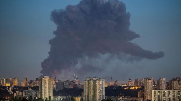 Ukraine melder om flere sårede og døde efter russisk angreb i Kyiv