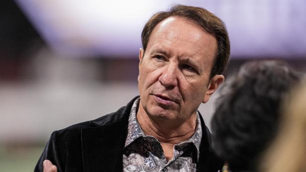 Jeff Landry, Trumps særlige udsending til Grønland, landede søndag i Nuuk