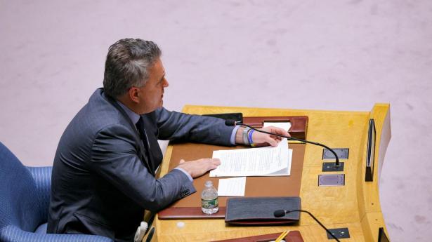 Ifølge Ukraines viceudenrigsminister, Serhij Kyslytsja, har man udarbejdet et nyt fredsudspil. Det oplyser han til Financial Times.