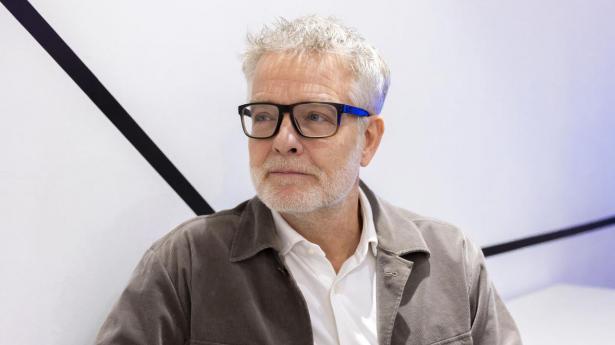 Jan Lehrmann, der blev rig efter at have solgt Bilbasen.dk, investerer nu et tocifret millionbeløb i en ny virksomhed. Men hvad laver virksomheden?