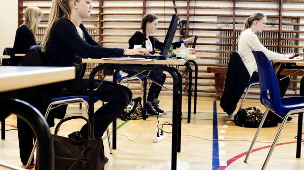 Elever fra 9. klasse til afgangsprøve.