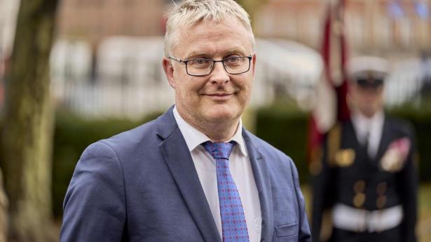 “I takt med at klimaet ændrer sig, og vores behov for en mere bæredygtig fødevareproduktion vokser, bliver vi nødt kigge på, hvordan vi bruger vores afgrøder og udvikler landbruget,” skriver Jacob Jensen (V) 