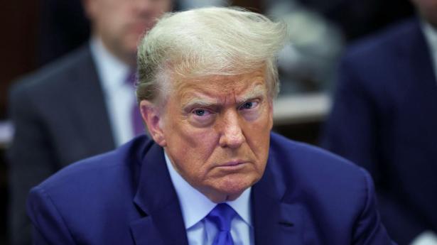 Trump deler endnu en gang billede med hilsen til Grønland