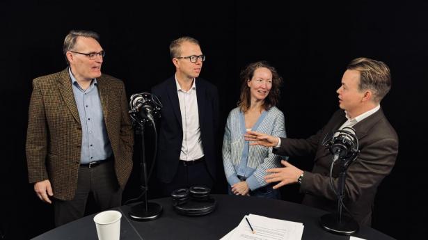 Investor håber på fordobling i to lavprisaktier