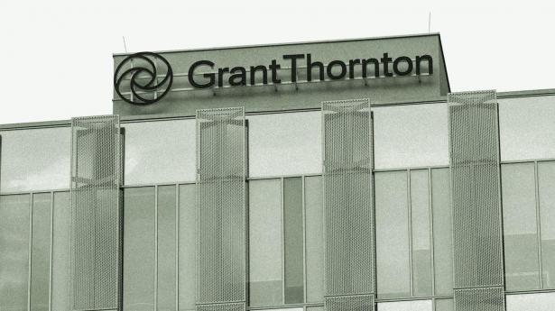 Gran Thornton vil lokke flere af de dygtigste unge til i London ved at tilbyde dem en højere løn, end hvad de kan få hos Big Four.