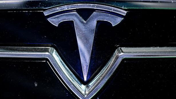 Teslas fik store kursklø, efter topchef Musk og Trump gik i flæsket på hinanden.