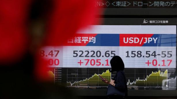 Aktier i Asien: Forlængelse af Iran-frist og dyk til olieprisen vender minus til plus