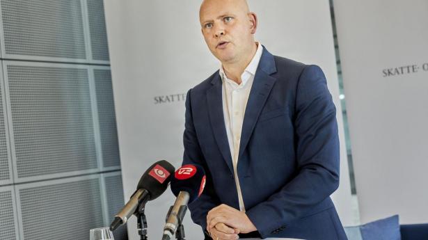 Skatte- og vækstminister Jakob Engel-Schmidt (M), som ses på billedet, holdt mandag pressemøde om en mulig ny model for ejendomsvurderinger i Skatte- og Vækstministeriet. Tirsdag lancerer han en ny enhed i Vurderingsstyrelsen, der skal hjælpe boligejere med forkerte ejendomsvurderinger langt bedre, end de bliver hjulpet i dag.