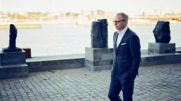 Nykredits adm. direktør, Michael Rasmussen, har været formand for bankernes fælles organisation, Finans Danmark, i otte år. Men fredag valgte han selv at trække sig på grund af en dyb uenighed med organisationens største medlemmer.