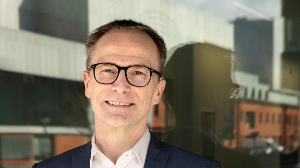 Mads Smith Hansen rykker et skridt op i Sampension og bliver ny adm. direktør.