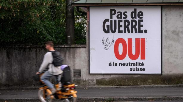 Schweizerne ser ud til at stemme nej til strengere neutralitet