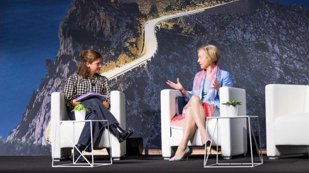 Lægemiddelmyndigheden EMA’s topchef, Emer Cooke, regner med snarlig afklaring om, hvorvidt vægttabspiller bliver godkendt i EU. Her ses hun ved Reuters’ begivenhed i Barcelona, Spanien.