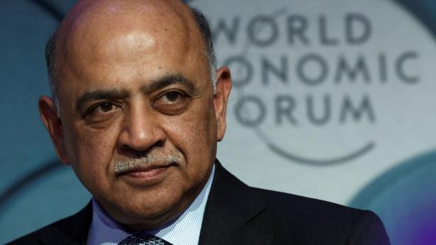 IBM's adm. direktør, Arvind Krishna, måtte tirsdag se selskabets aktie dykke med 25 pct.