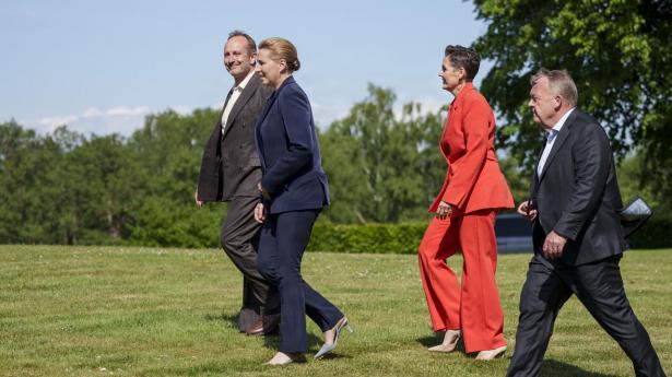 Regeringen er ung på papiret, men virker allerede gammel og slidt i sit udtryk, og hvad der i forvejen så svært ud efter folketingsvalget, kan kun siges at være gået dårligere end frygtet. 