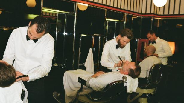 Jørgen Leth sad i stolen hver uge. Nu er der 55 dages ventetid