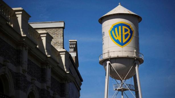Filmselskabet Paramount har indgået en aftale om at købe Warner Bros. Discovery i en handel til over 700 milliarder kroner. 