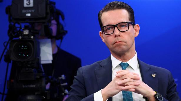 Hvem lytter Carlsbergs direktør til, når hensynet til aktionærer, medarbejdere og offentlighed trækker i hver sin retning, spørger Kresten Schultz Jørgensen i denne klumme.