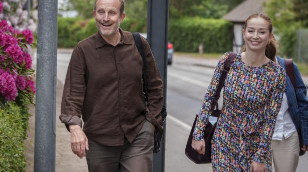 Radikales partileder Martin Lidegaard og partifællen Samira Nawa ankommer til regeringsforhandlinger på Marienborg. 