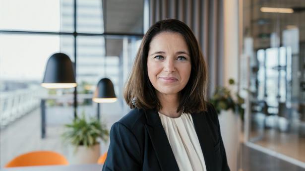 Julie Kristine Strange er strategisk topleder, tidligere direktør med bred erfaring fra finanssektoren, teknologi- og videnstunge organisationer. Hun vil skrive fast i Børsen om de blinde vinkler ved ledelse, digital transformation og fremtidens arbejdsliv.