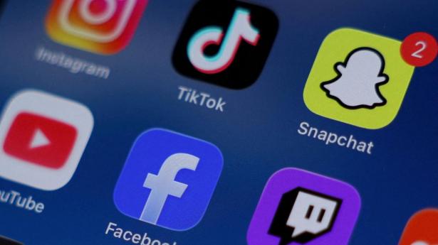 Den britiske premierminister, Keir Starmer, vil gå til parlamentet med et forslag om at regulere børns adgang til sociale medier.