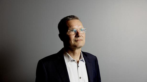 “Vi har ikke noget valg. Vi er nødt til at tjene penge på kunderne. Det er vores konkurrenter også,” siger Thomas Kähler, formand i Rockwool, om de støt stigende priser på bl.a. energi.