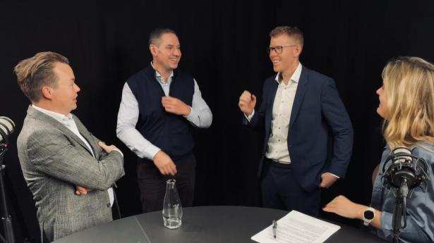 Fra venstre investorredaktør Simon Kirketerp, Jesper Langmack, chef for kapitalfonden Polaris Flexible Capital, Esben Saxbeck, chef for danske aktier i Danske Bank Asset Management, og journalist Anine Holmelund Frandsen.
