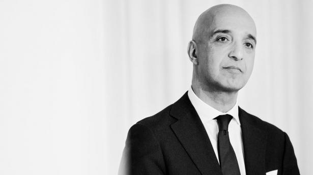 Novo Nordisks adm. direktør, Mike Doustdar, skal på milliardopkøb, men risikerer at købe dyrt, hvis han ikke fraviger selskabets snævre fokus.