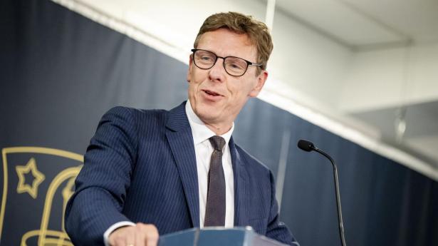 Martin Lavesen, managing partner hos DLA Piper, ser en fremtid i advokatbranchen med øget pres fra kunstig intelligens.