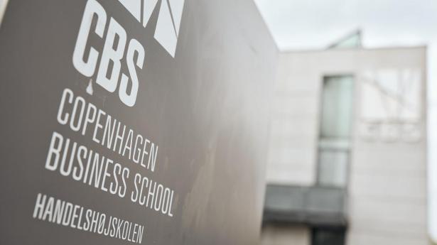 En uddannelse på Copenhagen Business School (CBS) er for mange djøf’ere vejen til en høj løn.  