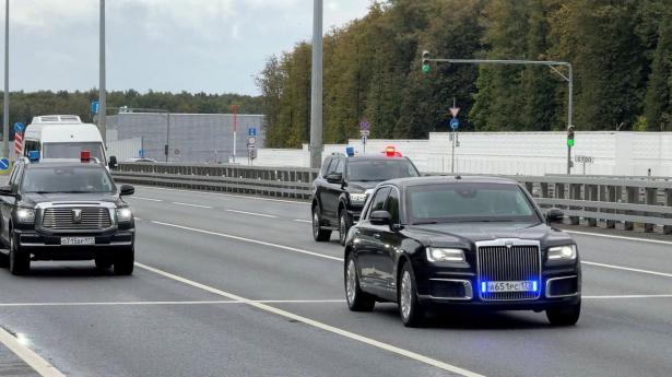 Witkoff og Kushner er landet i Moskva forud for fredsforhandlinger