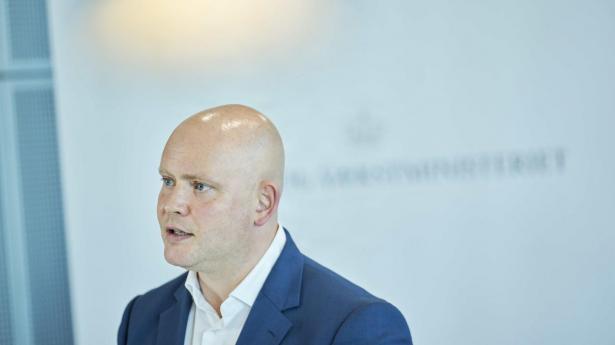 Skatteminister – og vækstminister Jakob Engel-Schmidt (M) mener, at iværksættere og selvstændige vil få andre goder, når der lægges loft over rentefradraget. 