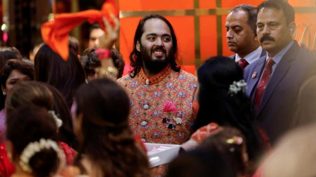 Indisk rigmandssøn tilbyder at tage imod Escobars flodheste