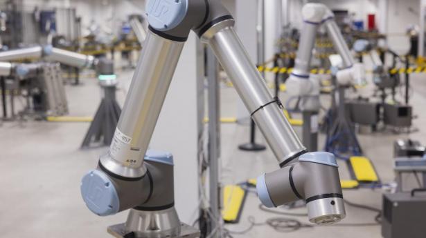 Universal Robots og Mobile Industrial Robots i Odense. Den fynske robotklynge har i årevis været en vækstmotor, men ny rapport viser nu en tydelig opbremsning.