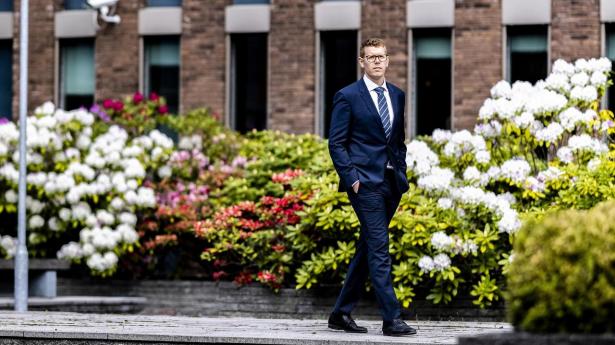 Transportgiganten DSV skal sætte tal på nye muligheder, men også nye trusler fra AI, f.eks. konkurrence fra Amazon, mener Esben Saxbeck Larsen fra Danske Bank.