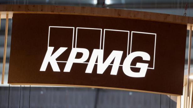 Rådgivningsvirksomheden KPMG ogden internationale handelsskole INSEAD lancerer sammen et sæt globale retningslinjer for brugen af AI i bestyrelsesarbejde.