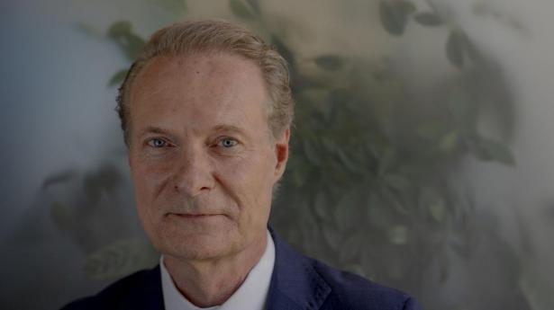 Søren P. Krejler er leder af EY's strategi- og transaktionsafdeling i Danmark og bekræfter, at Thomas Tofte er stoppet i EY for at blive selvstændig.