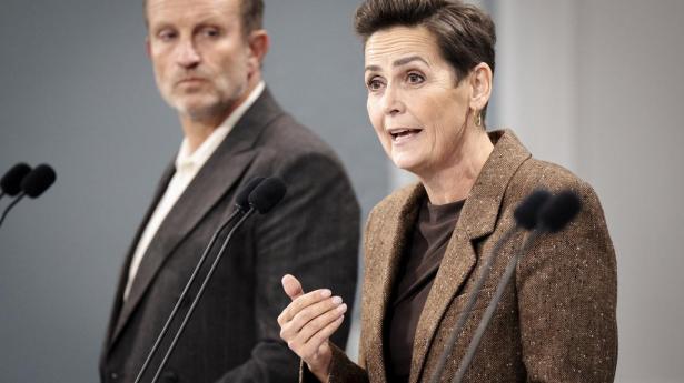 Beslutningen vækker kritik hos både De Konservative og Liberal Alliance.