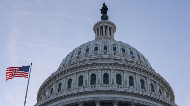 Kongressen i USA godkender finansiering og stopper delvis nedlukning