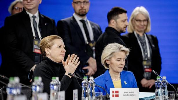 Medie: Von der Leyen har flere penge med til Grønland