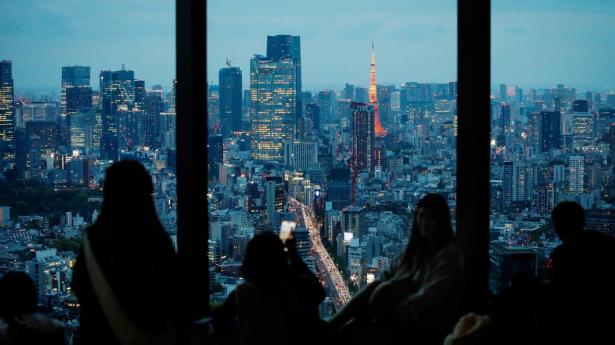 Det tog to kriser og adskille tabte årtier, før Japan fik jaget deflations-spøgelset væk og gang i inflationen.