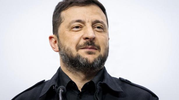 Zelenskyj vil ramme Rusland med 1000 droner dagligt