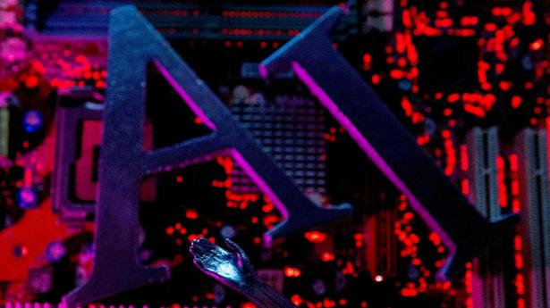 Organisationer har brug for både forundring, forandring og forankring for at kunne lykkes med at skabe værdi med kunstig intelligens, mener Carsten Lund Pedersen.