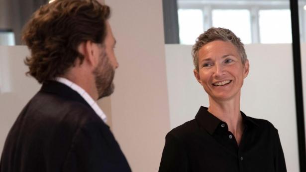 Client Director, Berit Kristine Bøggild i samtale med VP Consulting International, Stuart Turnbull.