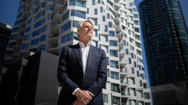 Allan Thygesen er topchef for virksomheden Docusign og sidder i bestyrelsen for rederigiganten Mærsk. Han er født i Danmark, men flyttede til USA i 80’erne.