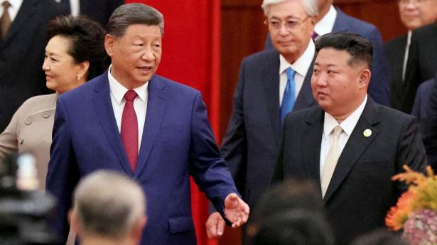 Xi Jinping besøger Kim Jong-un: Vil styrke bånd til Nordkorea